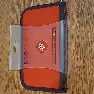 Sherpani water repellent wallet